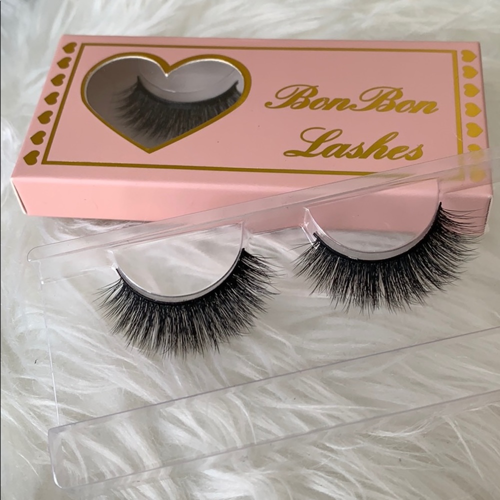Bonbon Lashes in CUTIE